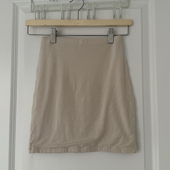 Aritzia Wilfred Free Cream Stretch Mini Skirt (XXS) - Picture 3 of 6